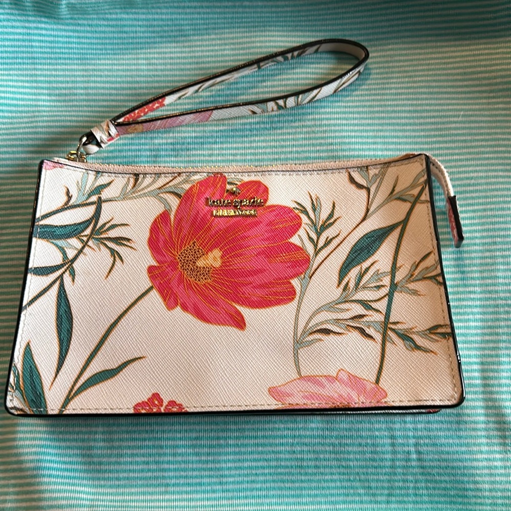 Kate Spade Cameron Street Leila floral leather wristlet. Never used